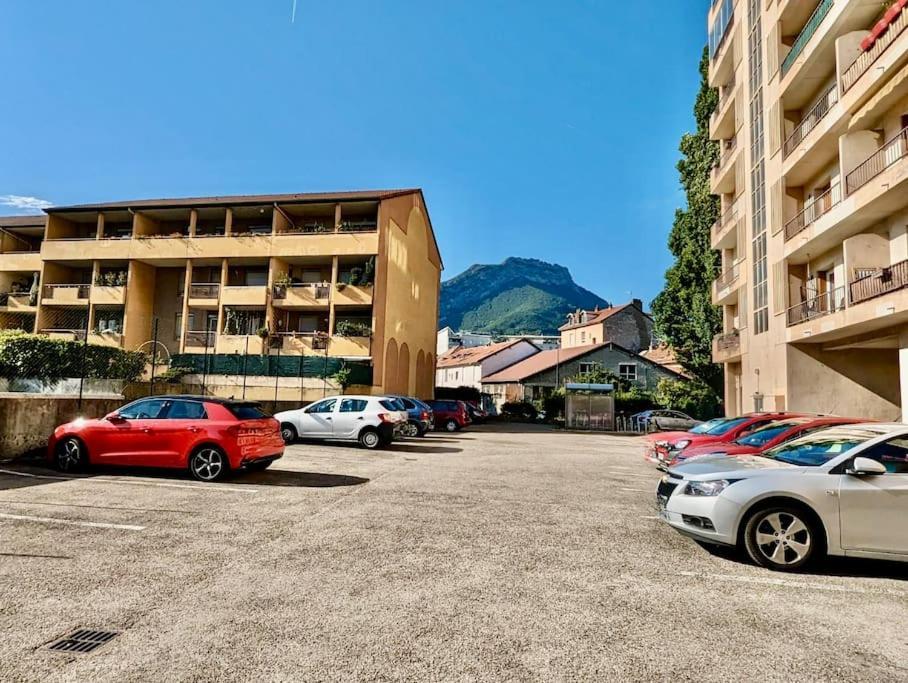 Magnifique T2 Refait A Neuf - Calme & Tout Equipe Avec Parking Grenoble Exterior foto